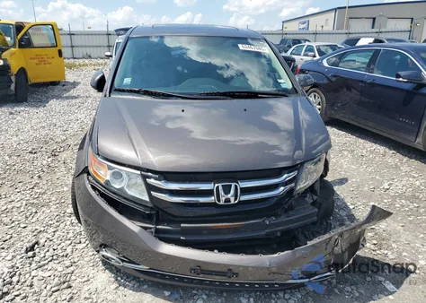 2015 Honda Odyssey Touring z USA, uszkodzony, nr VIN 5FNRL5H98FB064053